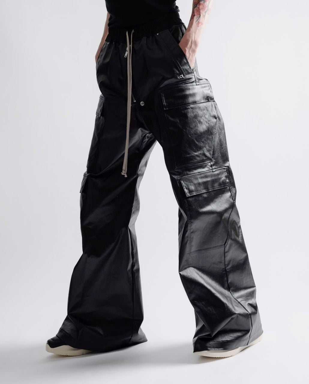 RO Black Porterville Cargobelas Cargo Pants