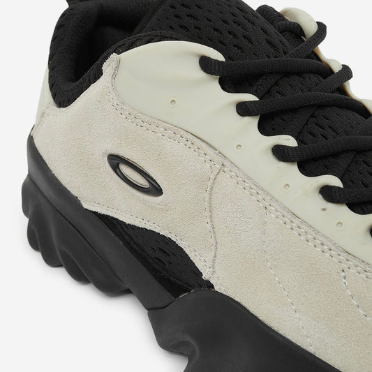 Oakley x Brain Dead - Chop Saw Ivory, Black Low Top Sneakers