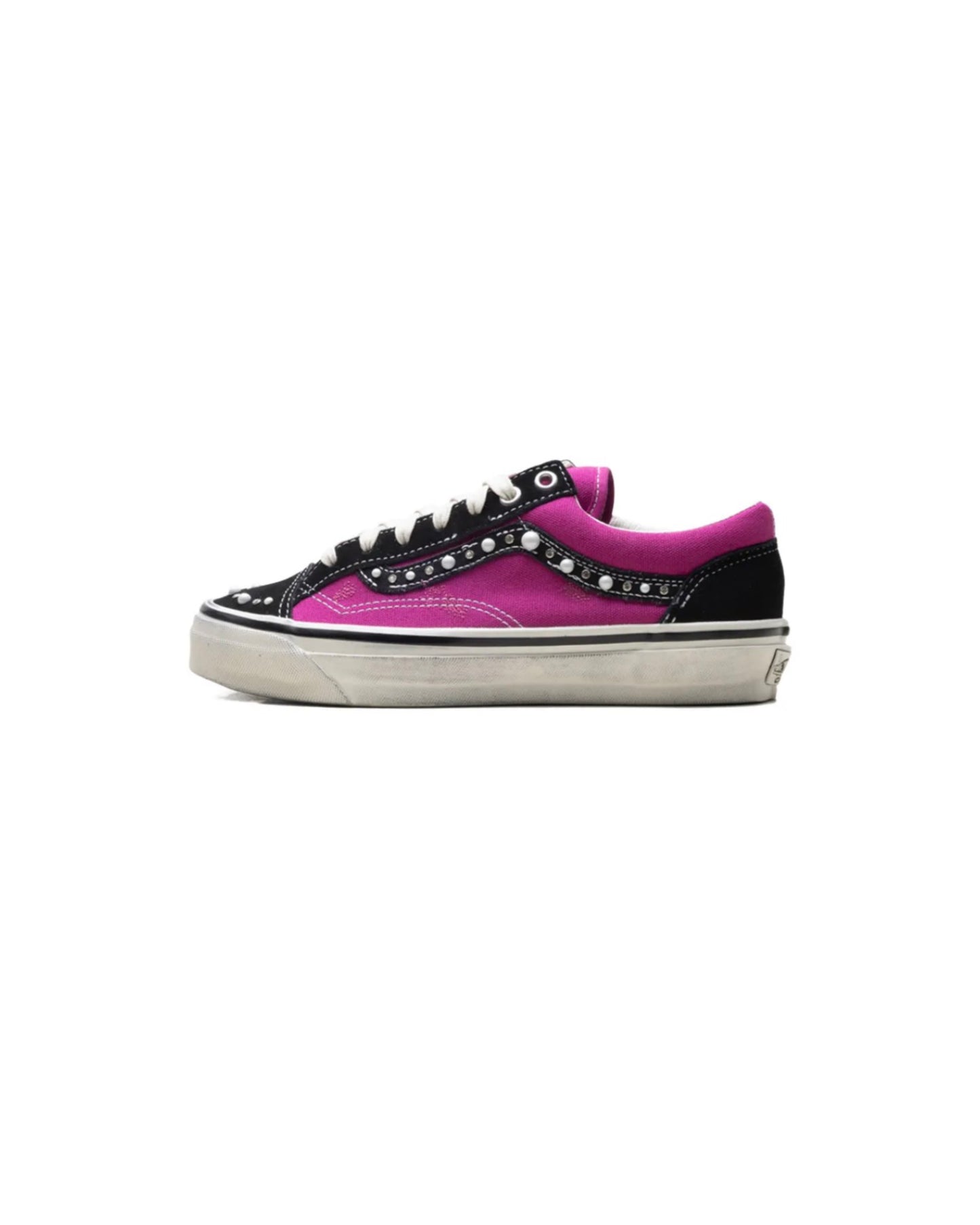 LX Old Skool 36 Studded Sneaker