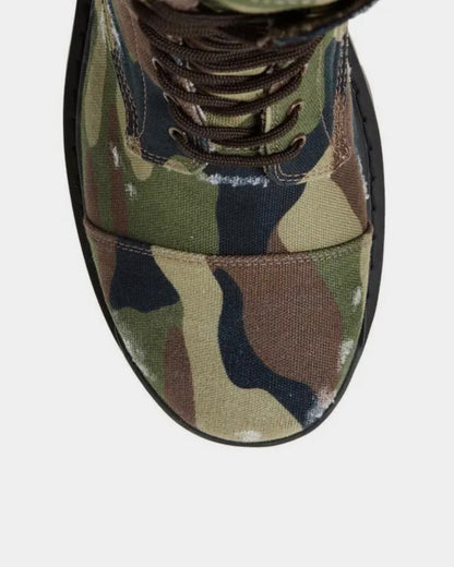 STRIKE 001 — Camo.