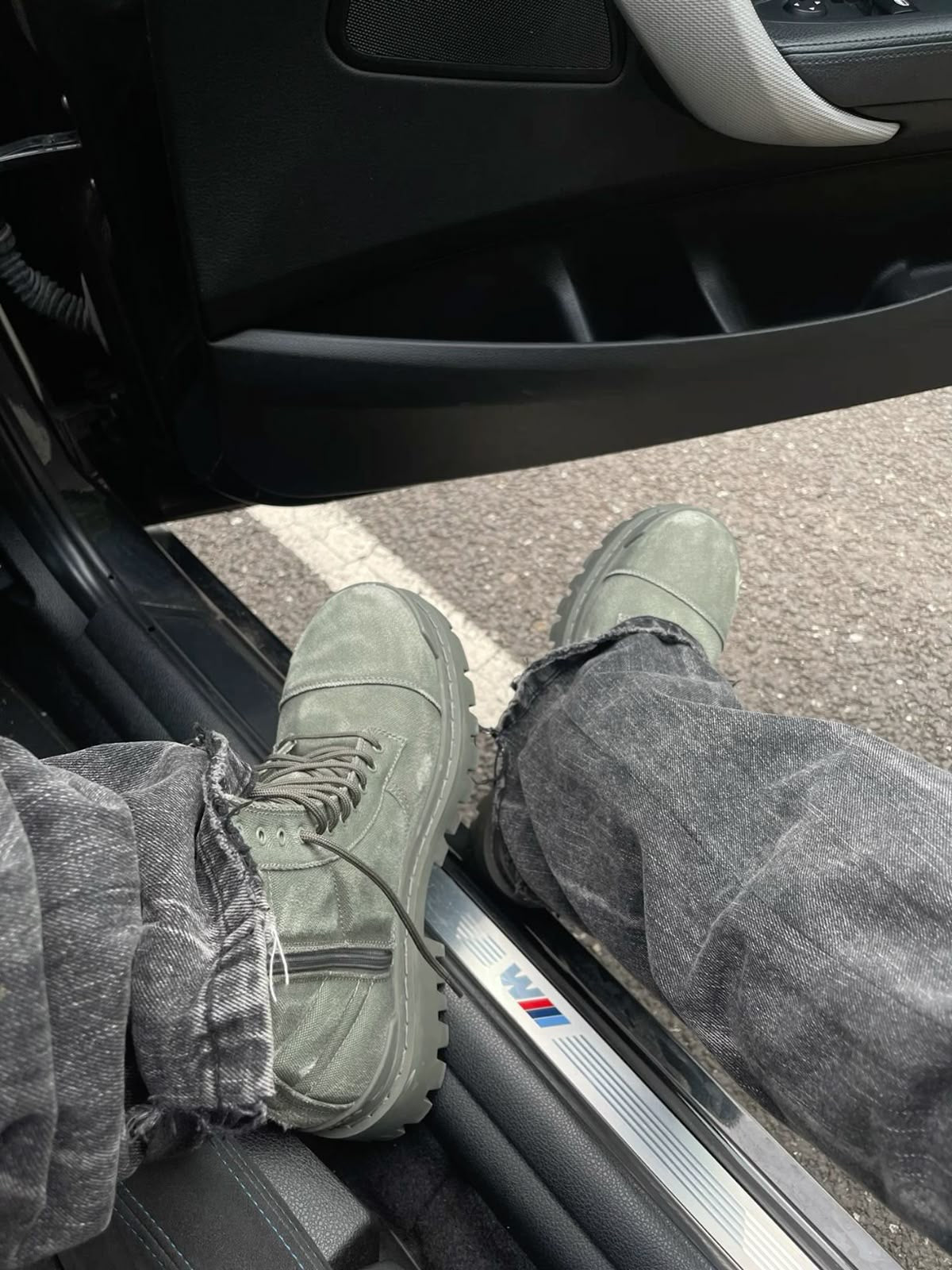 Strike Boots 001